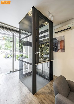 Cibes Voyager Aurora - Họa tiết Pavona Feathers tại showroom Hồ Chí Minh